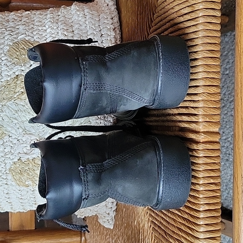 Timberland  boots, grayish black, size 4 junior - Picture 4 of 14